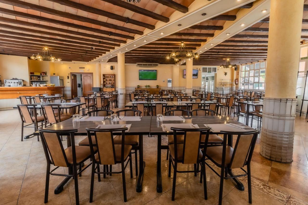 Hostal - Restaurante La Buena Villa by Vivere Stays Villalonquéjar Exterior foto